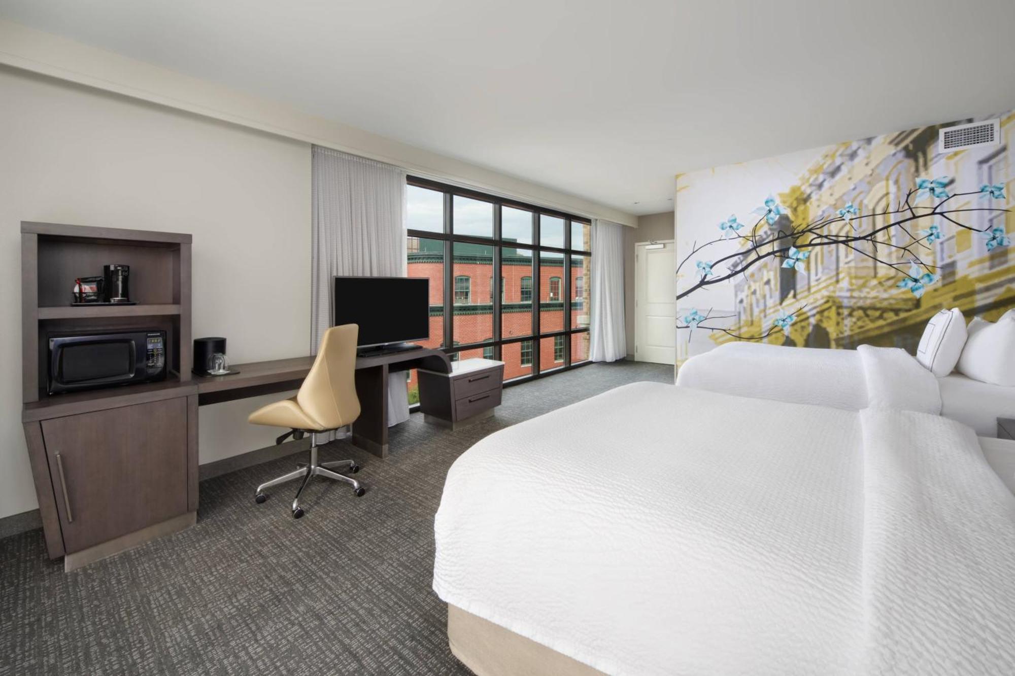 Courtyard By Marriott Richmond Downtown Hotel Exterior photo